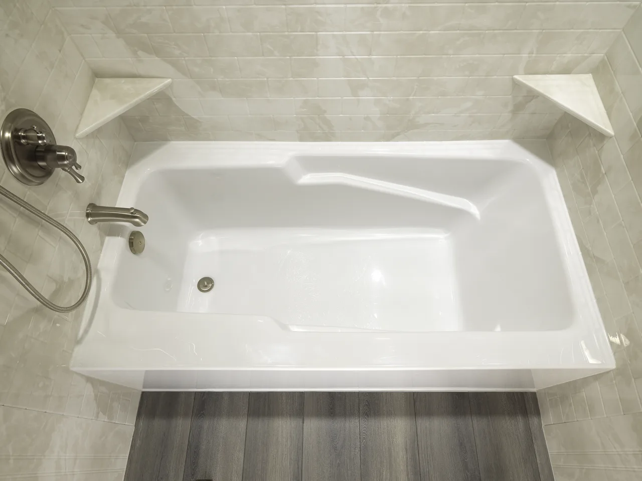 White deep soaker bathtub